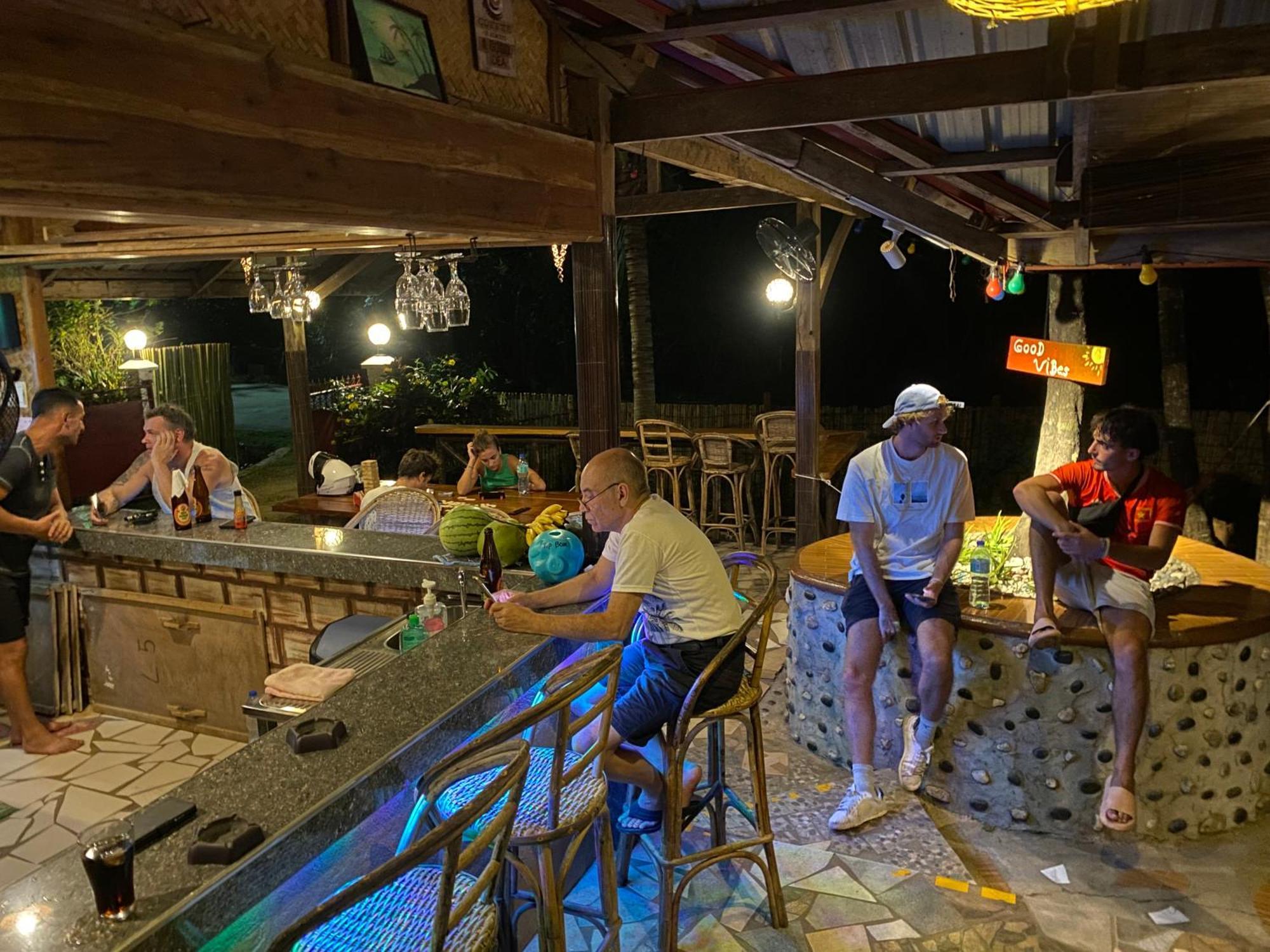 B&R Hostel Nagtabon Bacungan Zewnętrze zdjęcie